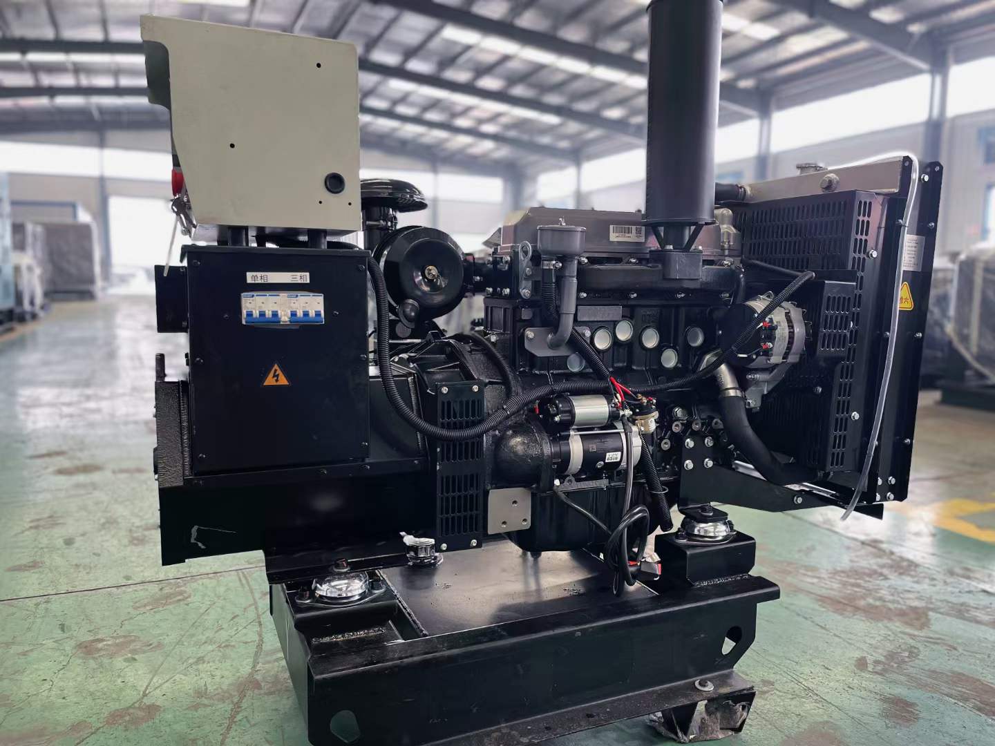 西峰如何降低电感性负载对发电机的影响？