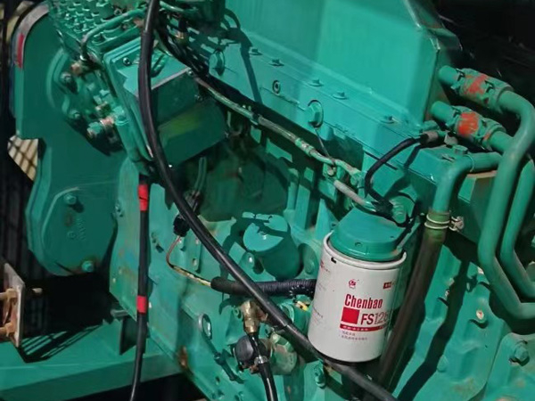 西峰如何确定新的发电机组控制系统是否与原系统兼容？