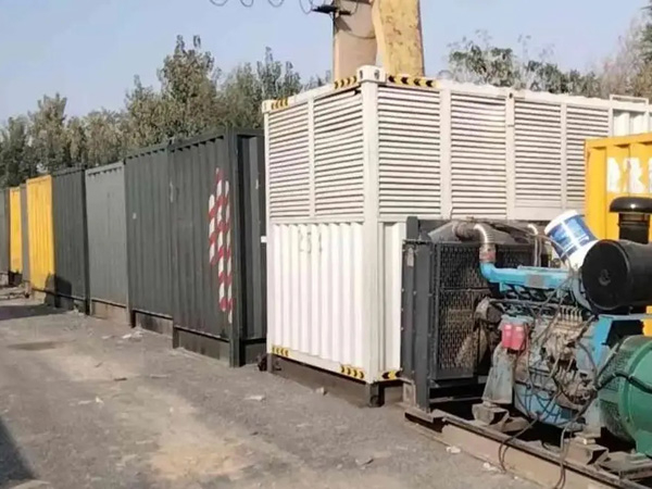 西峰200KW柴油发电机机组每小时油耗是多少？